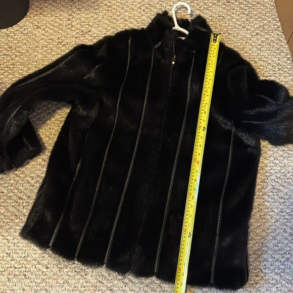 Fen Nelli faux fur Coat - Picture 5 of 5